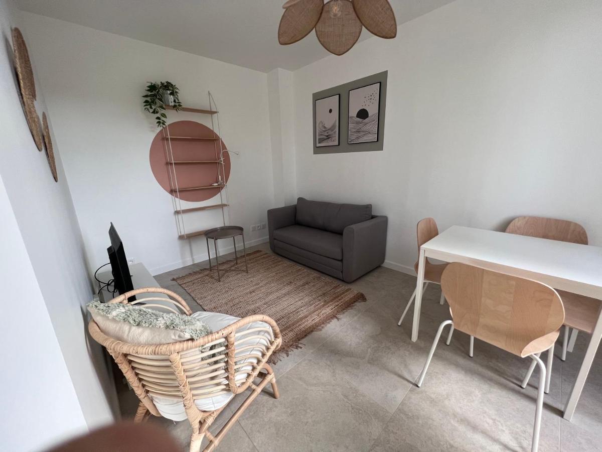Apartment L'evasion Bleue, Clamart, Paris *
